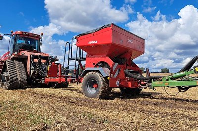 Unia USF 1600/2 Fronttank 1600 l Saatguttank Düngertank