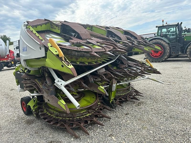 Claas Orbis 900 AC 3T mit integriertem Fahrwerk