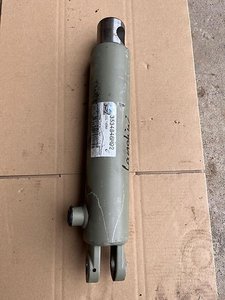 Massey Ferguson oder auch Landini, Hydraulikzylinder, 3534846M92