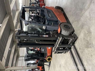 Toyota 9FBM30T