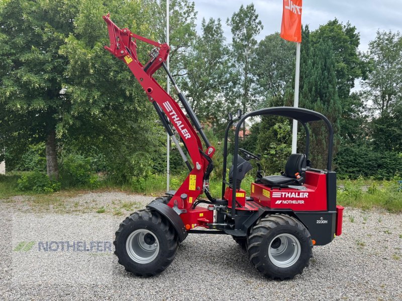 Thaler 2230 H *breite Aufstiegsstufe* Hoflader