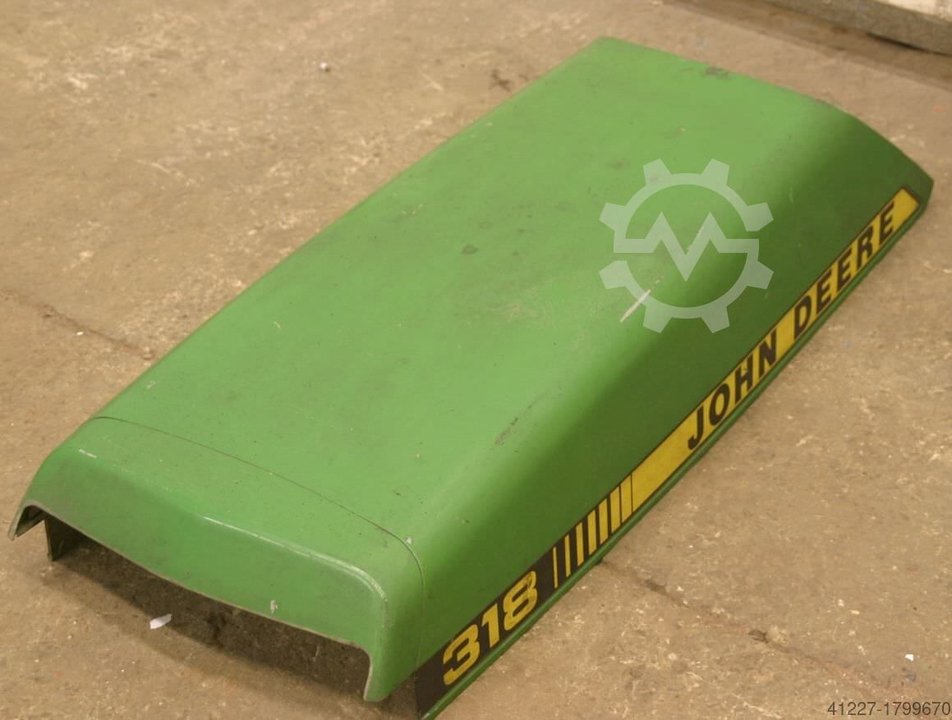John Deere 318
