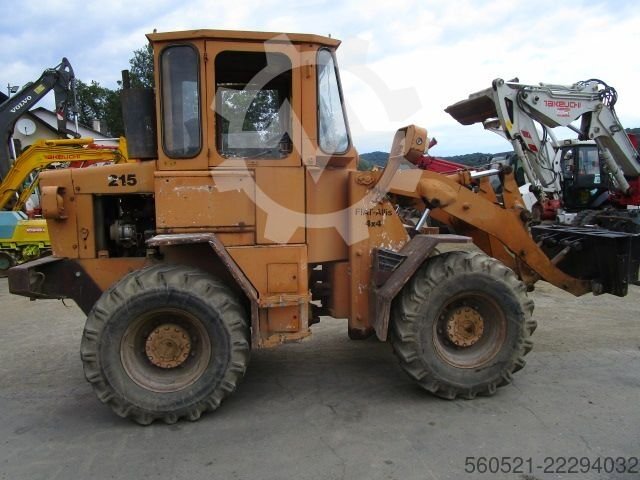 Fiat Allis 215 mit Schaufel