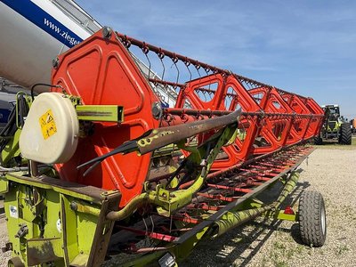 Claas Schneidwerk C600 mit Transportwagen