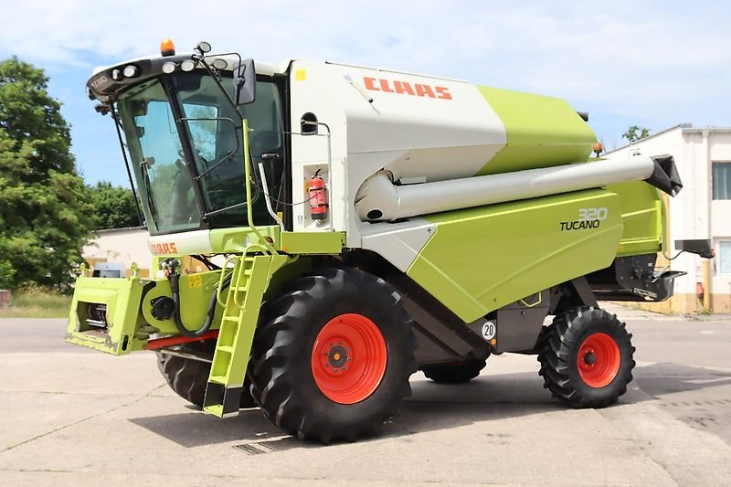 Claas TUCANO 320+C 490