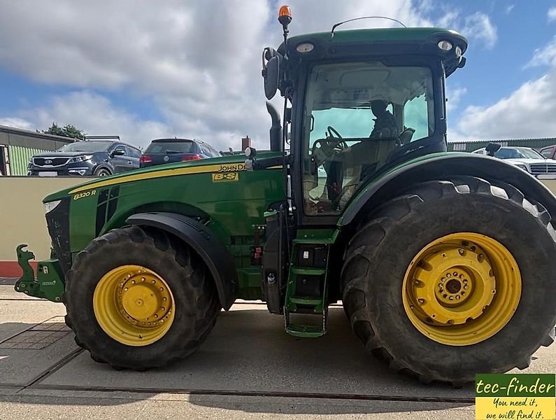John Deere 8320 R