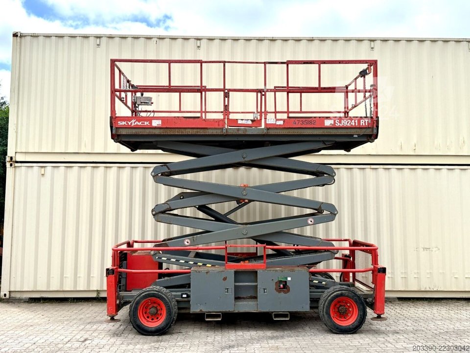 Arbeitsbühne Skyjack SJ9241RT 4x4 Diesel / 14.5 Meter gebraucht