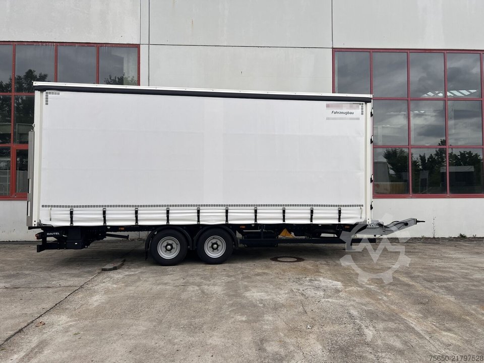 Möslein TPS 105 D-L  Planenanhänger, Ladebordwand + Durchladbar neuwertig