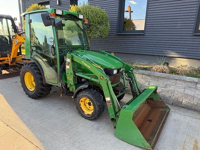 John Deere 2520