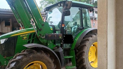 John Deere 5090M