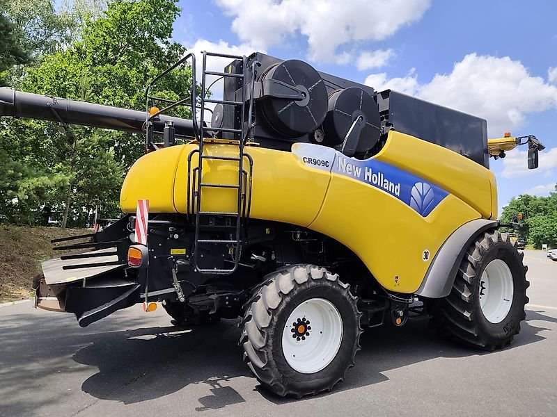 New Holland CR 9090