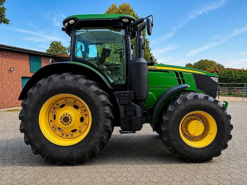 John Deere 7310R