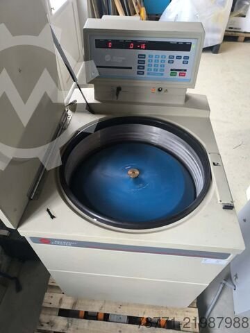 Beckmann Coulter J6-MC