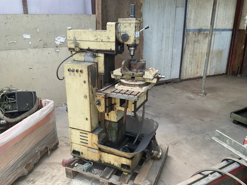 1979 Infratirea Fus 22 Fräsmaschine