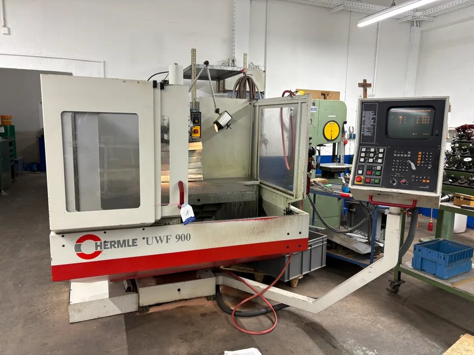 HERMLE UWF 900 W Werkzeugfräsmaschine