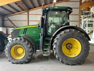 John Deere 7230R