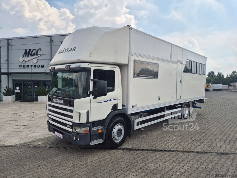 Pferdetransport Scania P94 300 4X2 / ZEPRO / 5 SEATS gebraucht