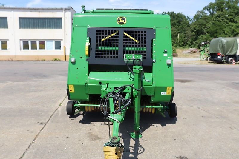 John Deere 842