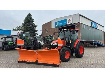 Kubota M4073 Tractor