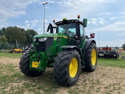John Deere 6R250