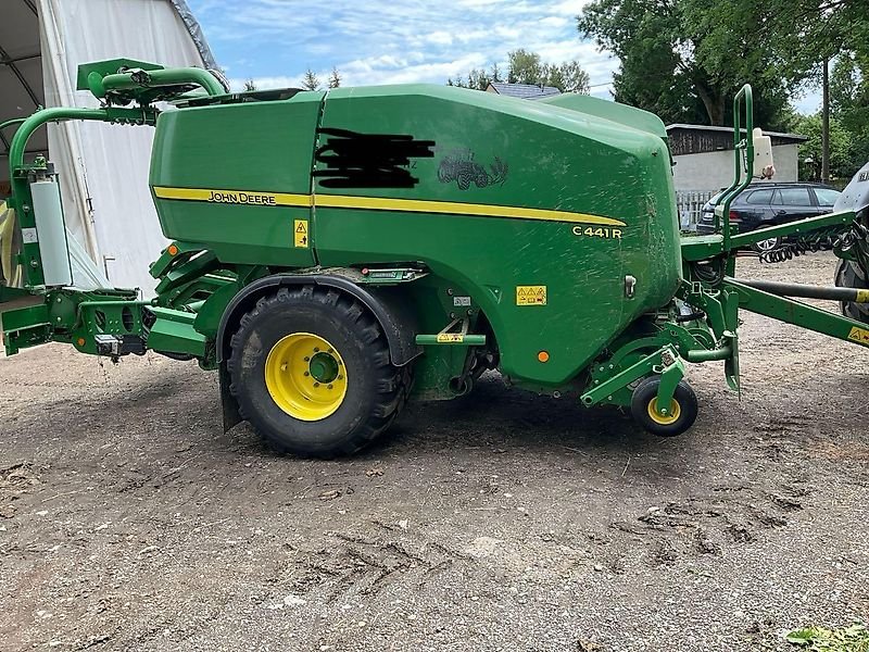 John Deere C441R