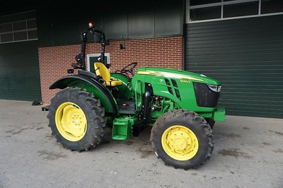 John Deere 5050E 