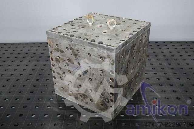 Bat Magnesium Shaker Fixture Cube M8