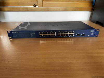 NETGEAR ProSafe 24 port gigabit s w GS724T V4