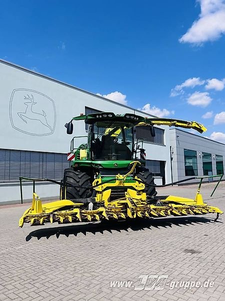John Deere 8300
