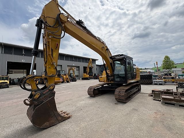 Caterpillar 323FL