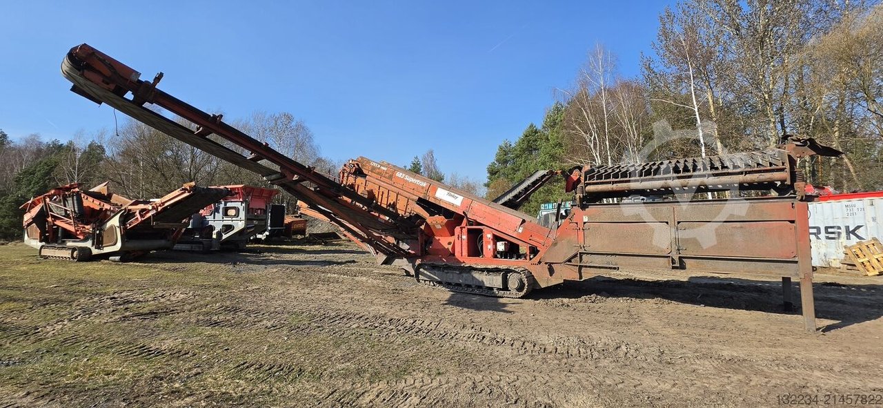 Terex Finlay 683 tracked screener