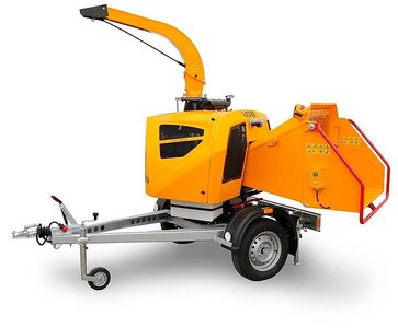 Häcksler "LASKI LS-160 DWB" auf gebremstem 80 km/h Fahrgestell, bis 16 cm Aststärke: Der Anhänger-Häcksler für den Profi