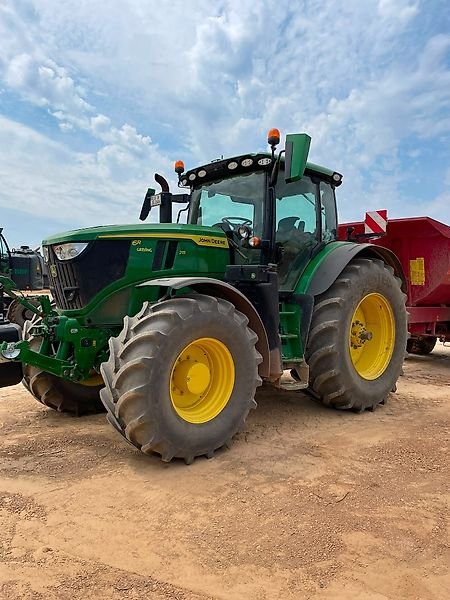 John Deere 6R215