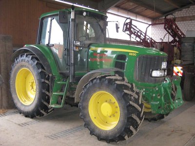 John Deere 6830