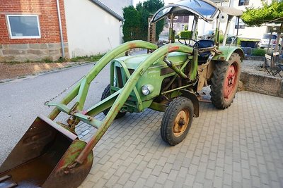 Schlüter S 350 (SF3300 S) im Original gutem Zustand! Mit Frontlader und Mähwerk.