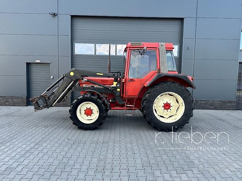 Case IHC 844 XL mit Frontlader