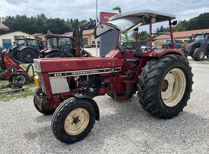 IHC 844S