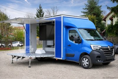 Spezial-/Ausstellungsaufbau Renault Master STX Ausstellungsmaschine