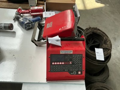 SIC Markierungsautomat E9 / E9P122 Fahrgestell-Plattengravurmaschine