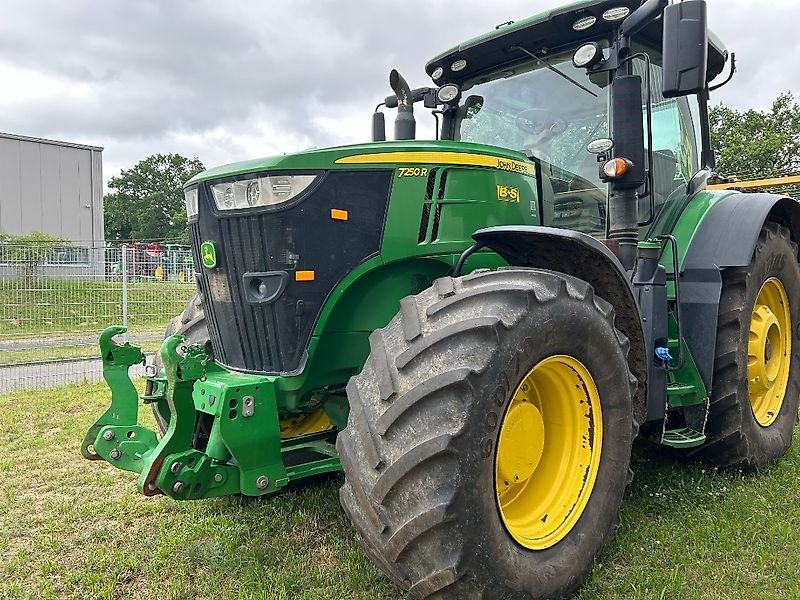 John Deere 7250R
