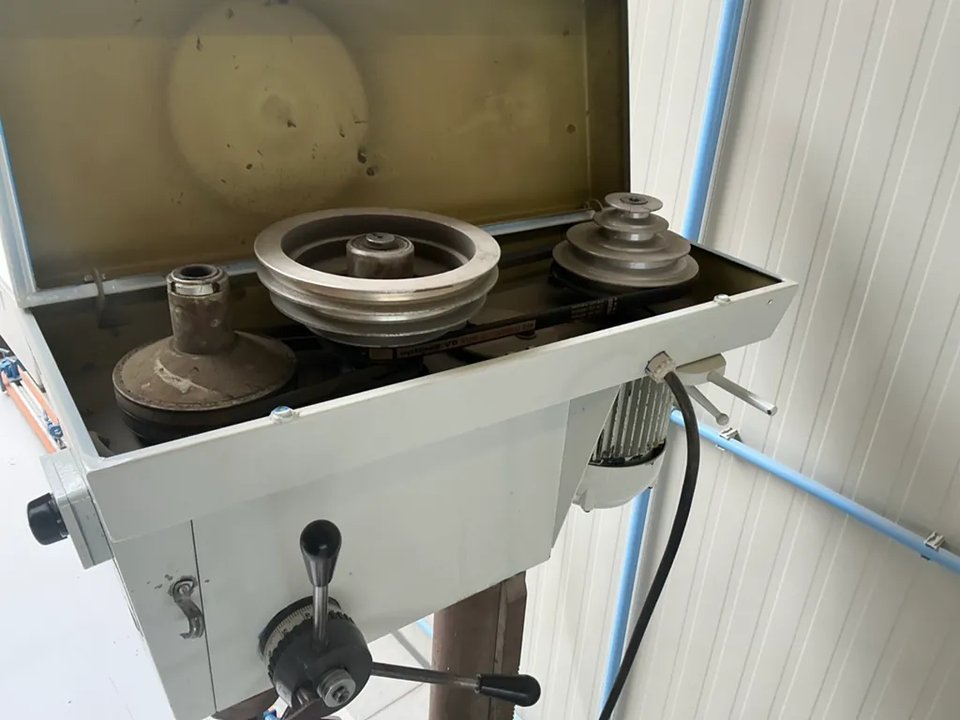 Säulenbohrmaschine
