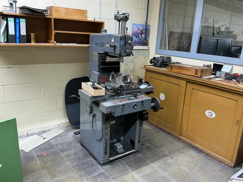 HAUSER - 2 BA - Koordinaten-Bohrmaschine