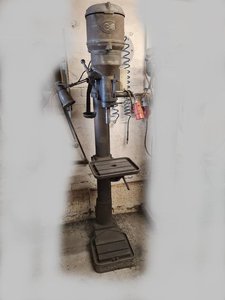 Alte massive Cordia Ständerbohrmaschine / Säulenbohrmaschine – fu