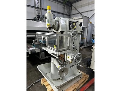 Universal Milling Machine