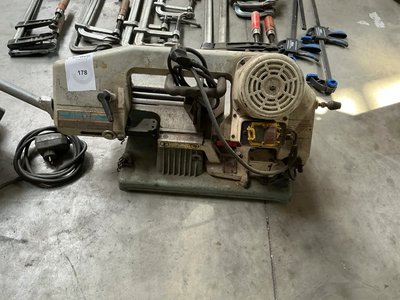 16750 Metall-Horizontalbandsägemaschine