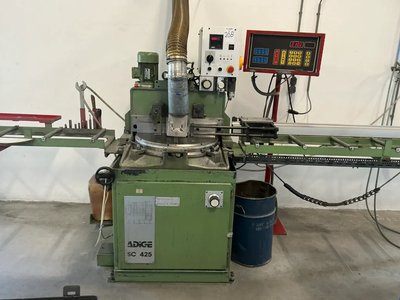 Adige SC425 Halbautomatische Unterlauf-Gehrungssäge