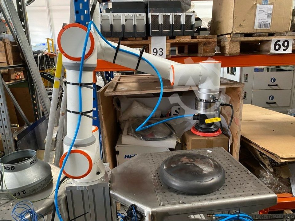 NOWY Cobot szlifujący OKIO - M5
