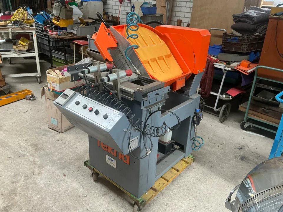 2002 Tekna TK123/P Querschnittkreissäge mit Einführungsrollenförderband