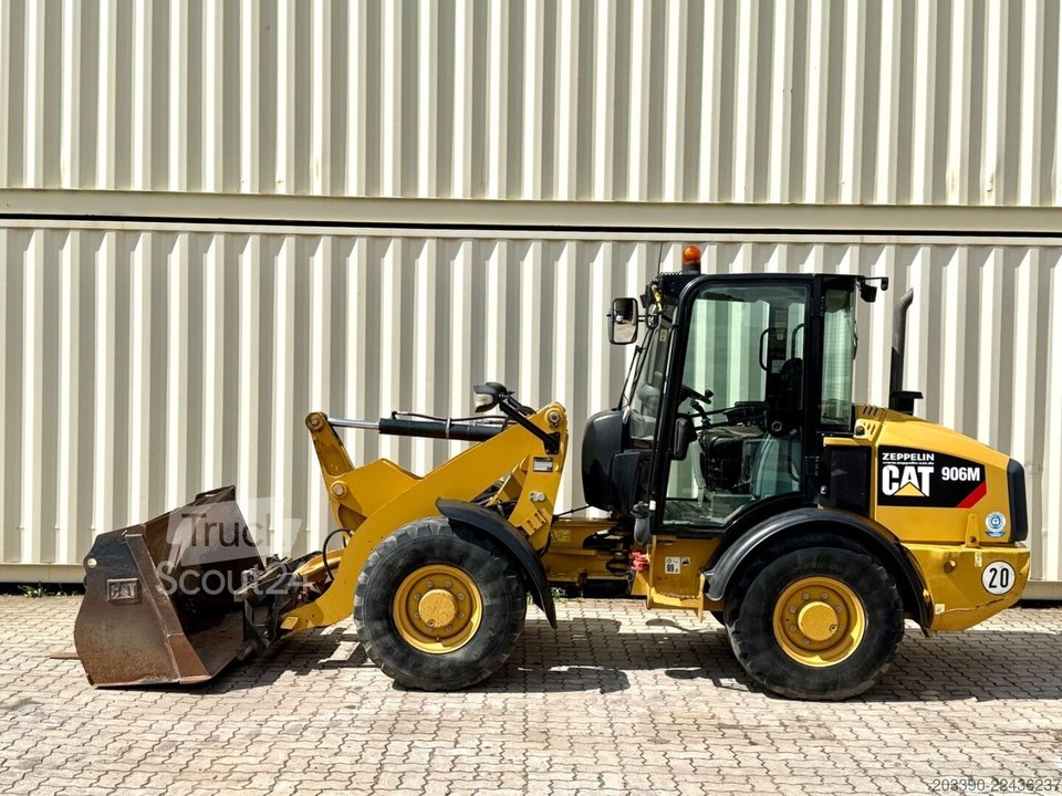 Radlader CATERPILLAR 906M / 2017 BJ / Schaufel + Gabel gebraucht
