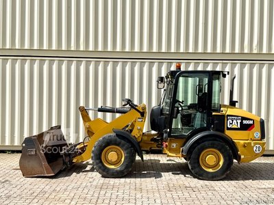 Radlader CATERPILLAR 906M / 2017 BJ / Schaufel + Gabel gebraucht